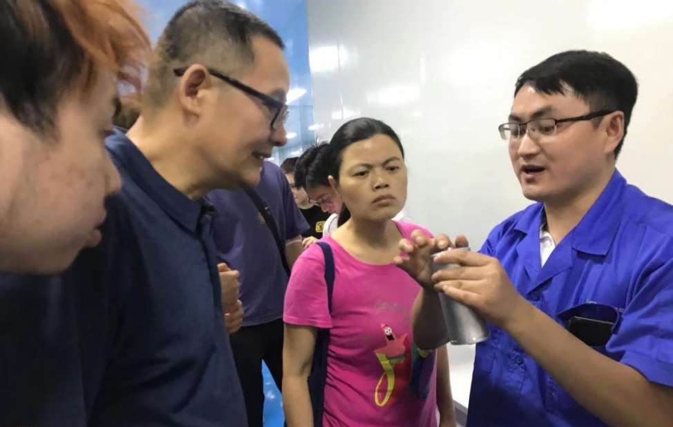 合容新能源公司新廠區(qū)迎來(lái)第一批高校參觀、實(shí)習(xí)團(tuán)